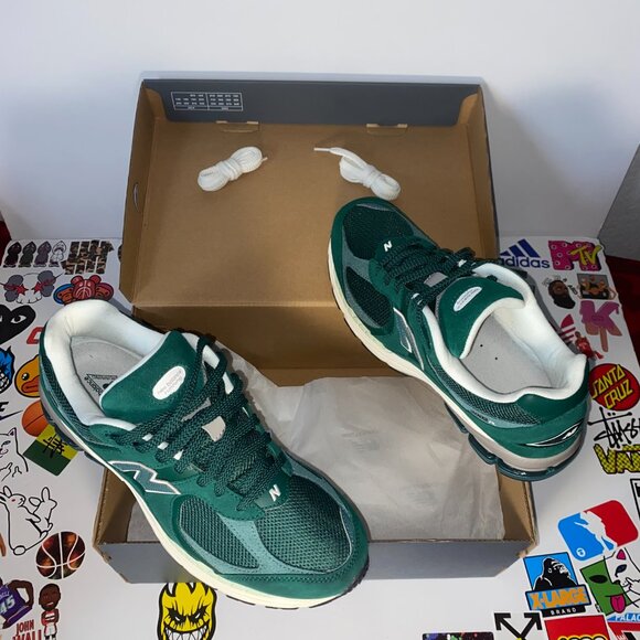 New Balance 2002R Green Marsh - M2002RFK - Size 10 Men - Picture 3 of 10
